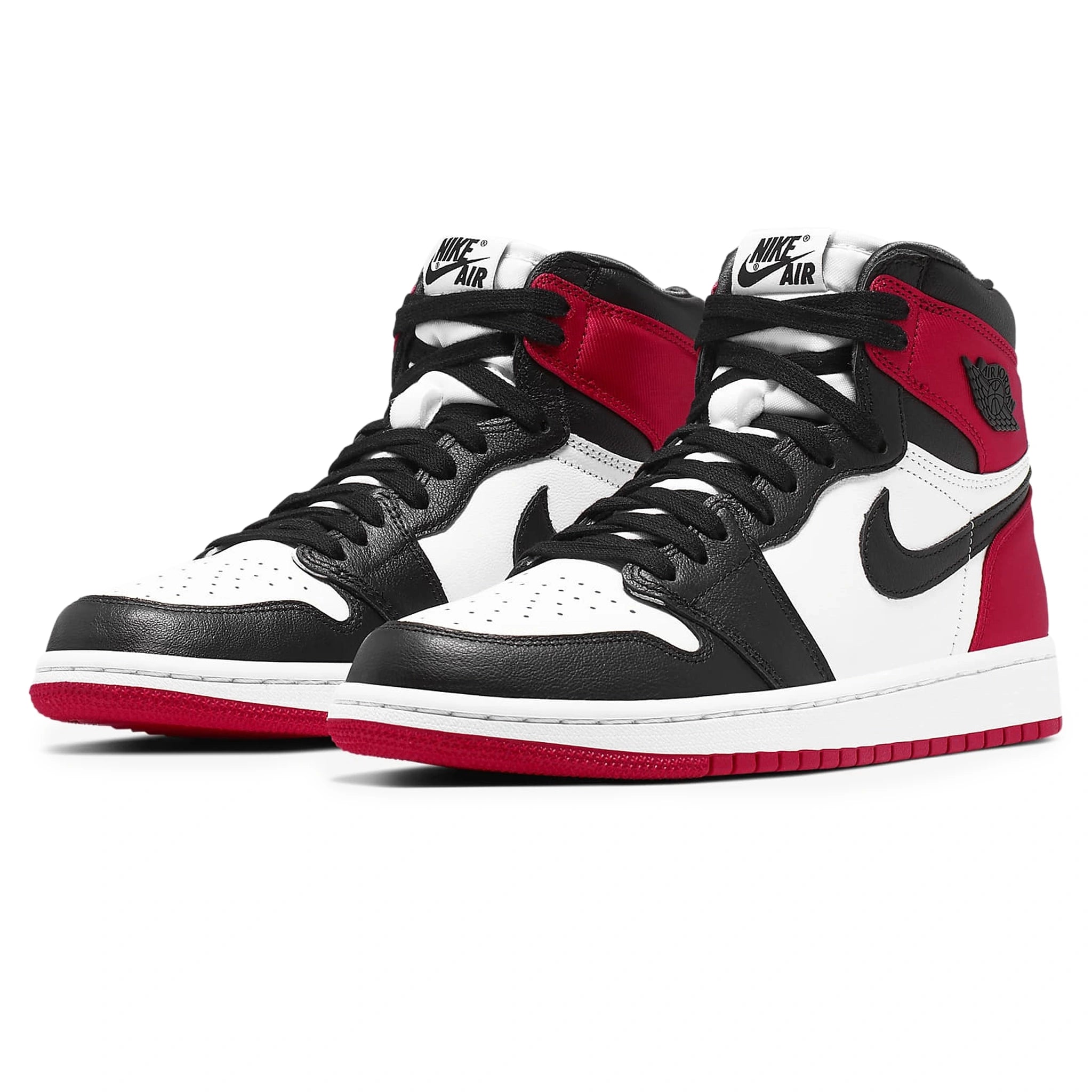 Front side view of Air Jordan 1 Retro Satin Black Toe (W) CD0461-016